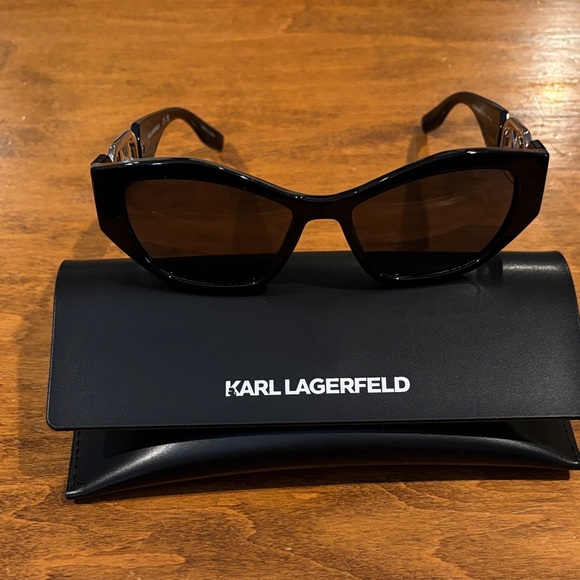 Karl Lagerfeld Accessories - New in case Karl Lagerfeld Black Sunglasses